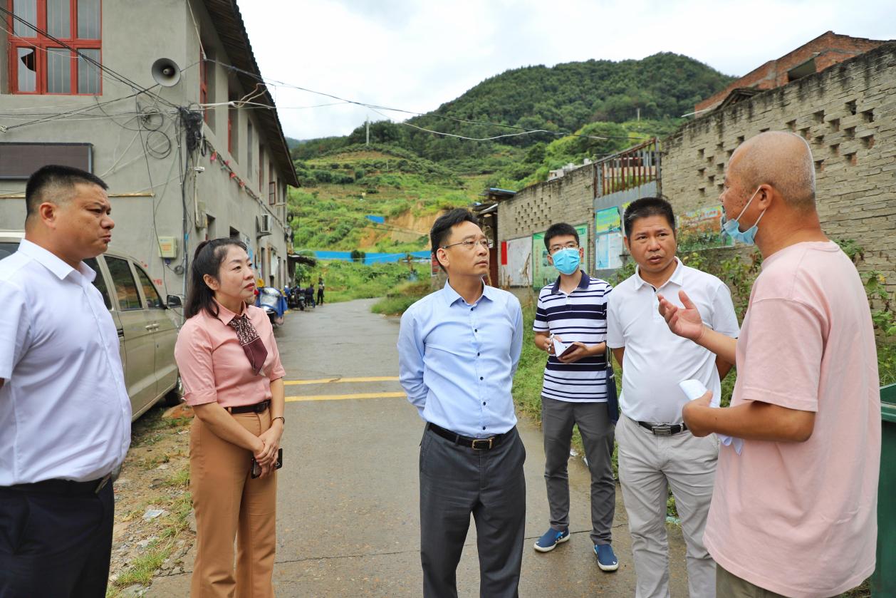 黄其山一行先后到阳头街道栖云桥北侧棚改项目